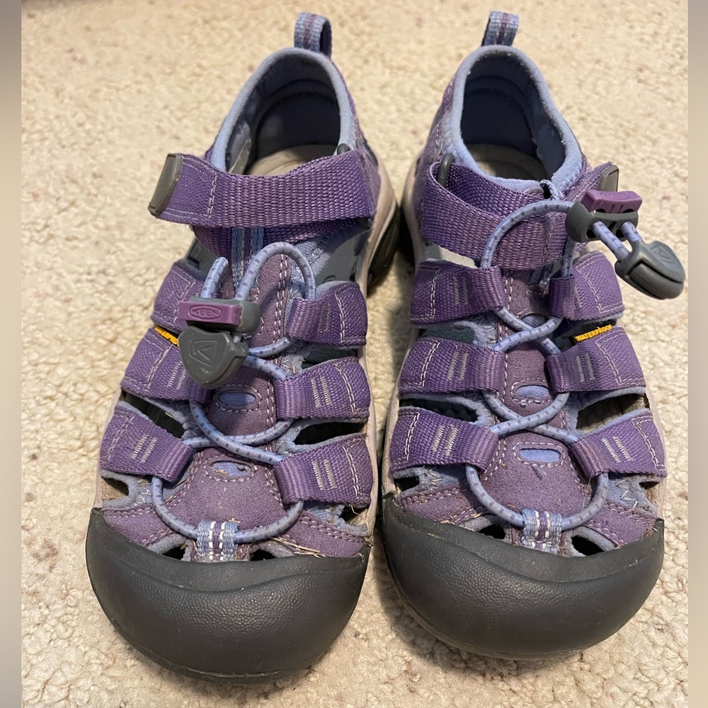 Keens size 1 big kid EUC